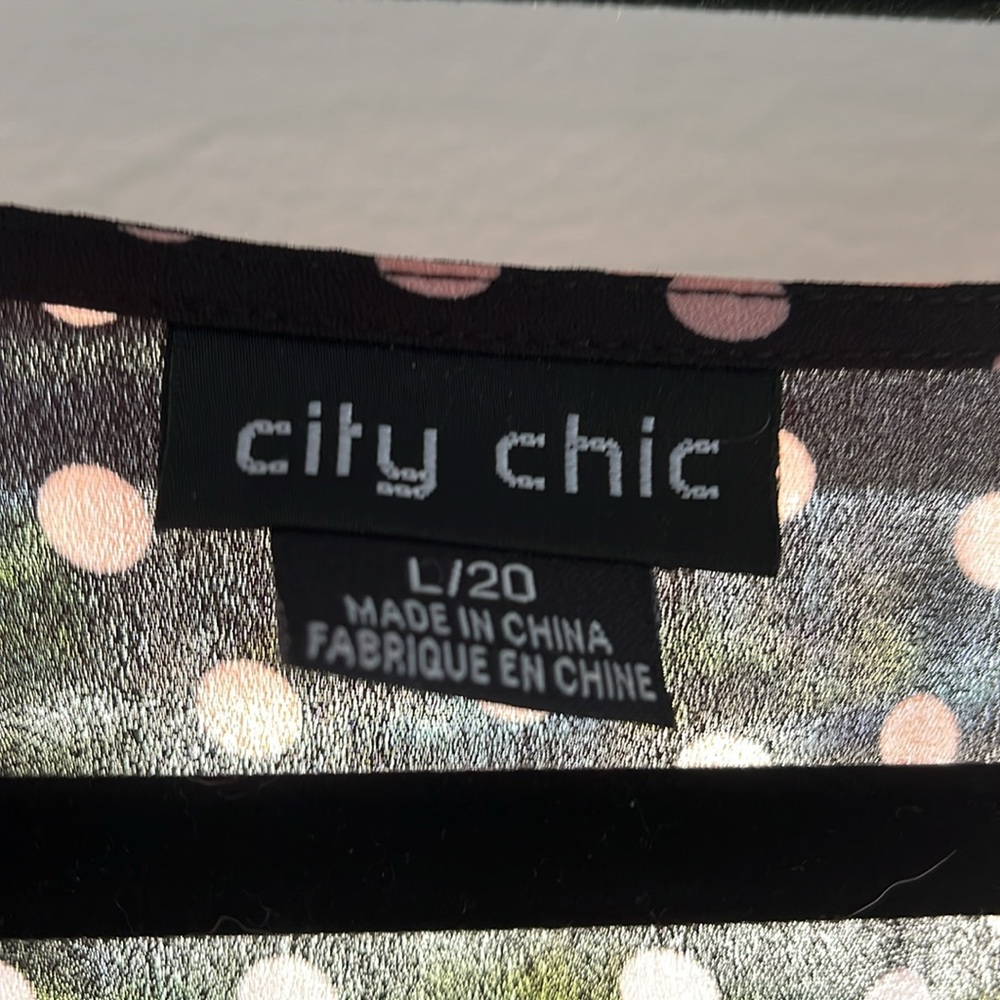 City chic black with pink polkadots mid length size 20 - Picture 4 of 4